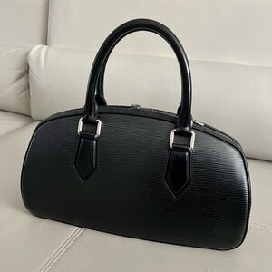 Louis Vuitton Jasmine Epi handbag in black